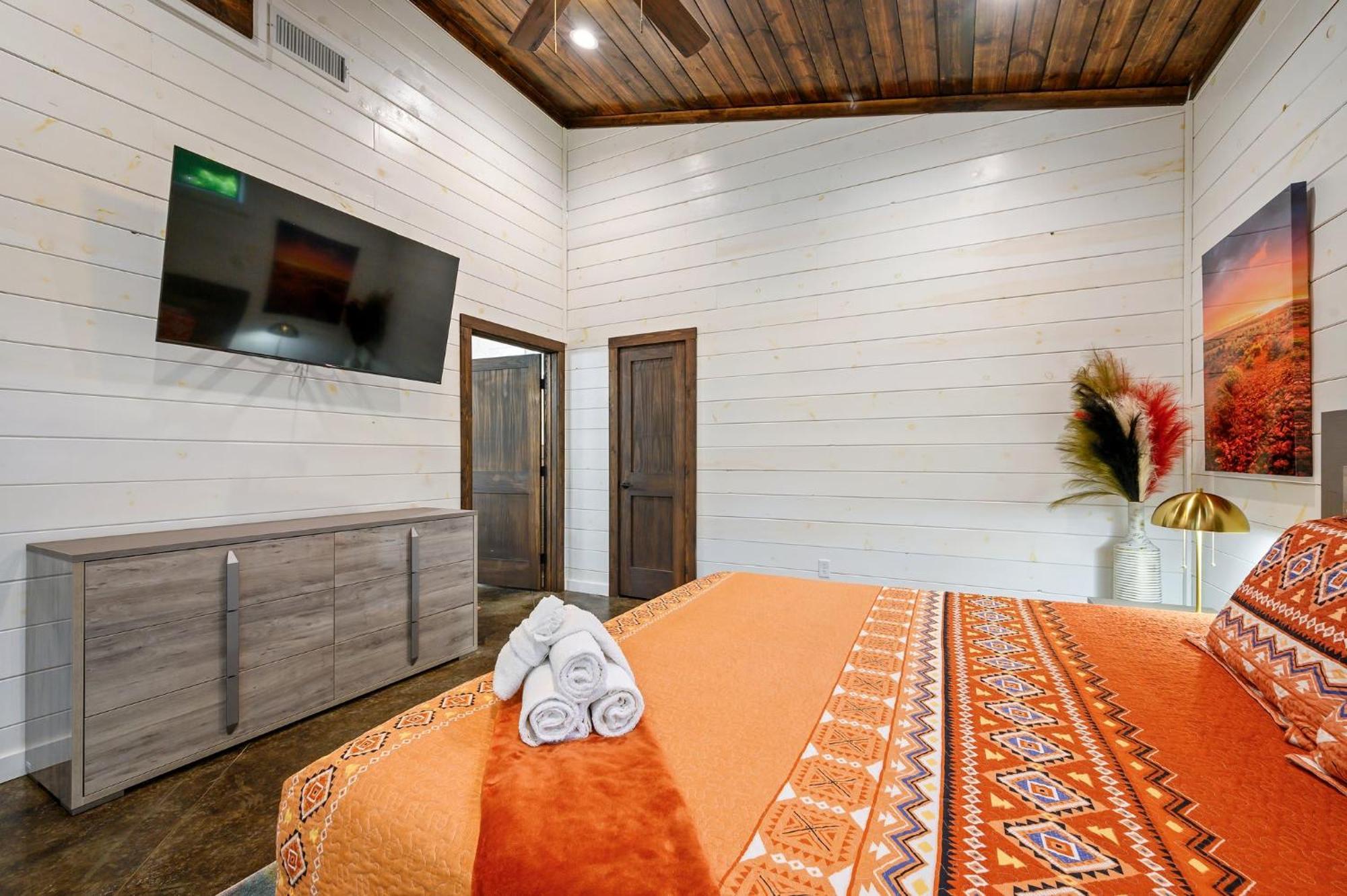 Luxe Privacy At Gorgeous Chalet *