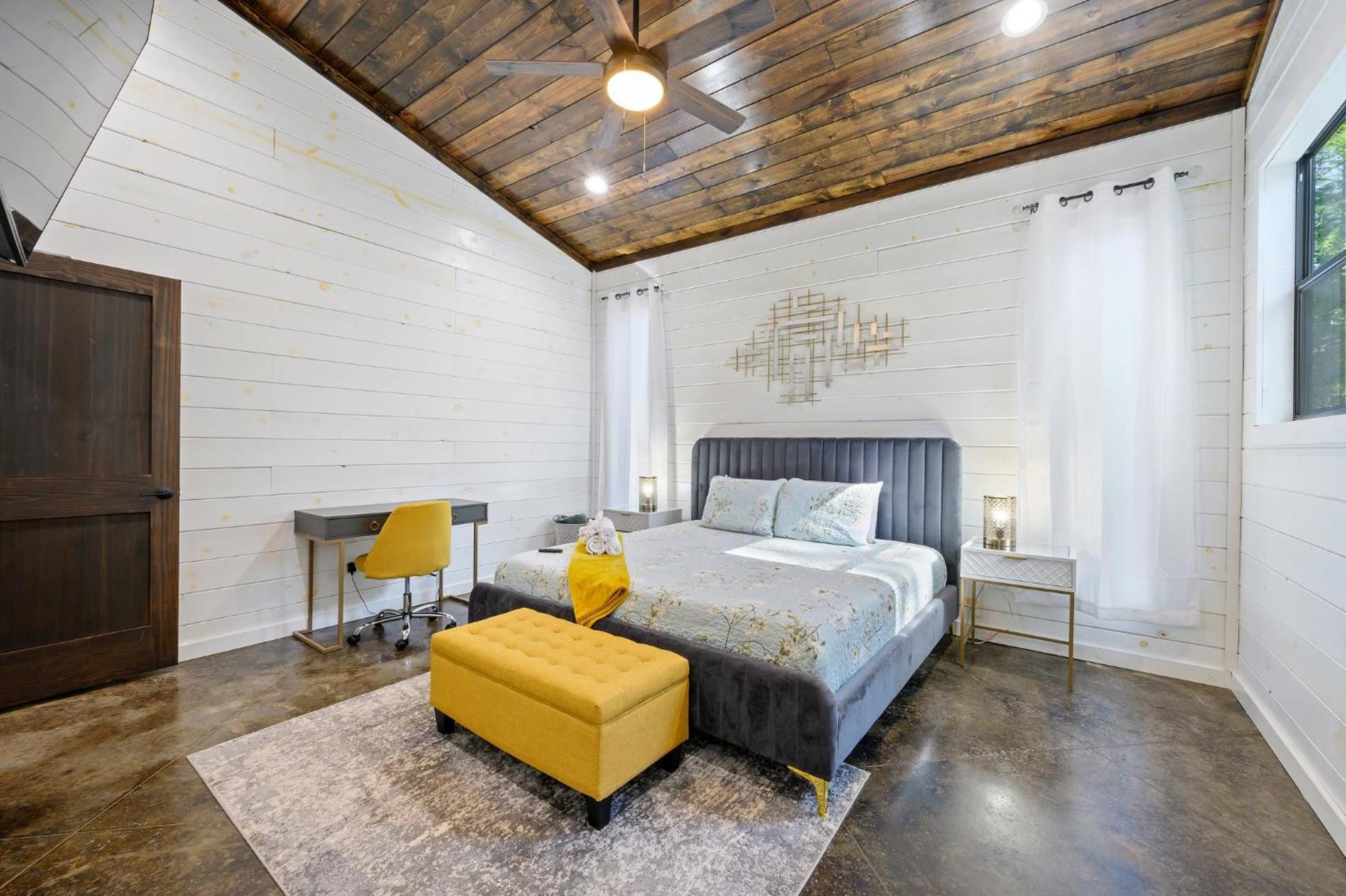 Luxe Privacy At Gorgeous Chalet *