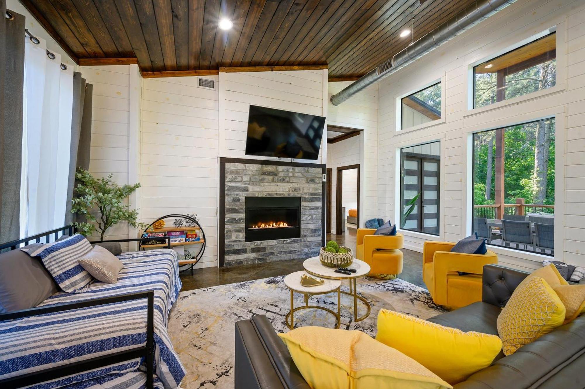 Luxe Privacy At Gorgeous Broken Bow