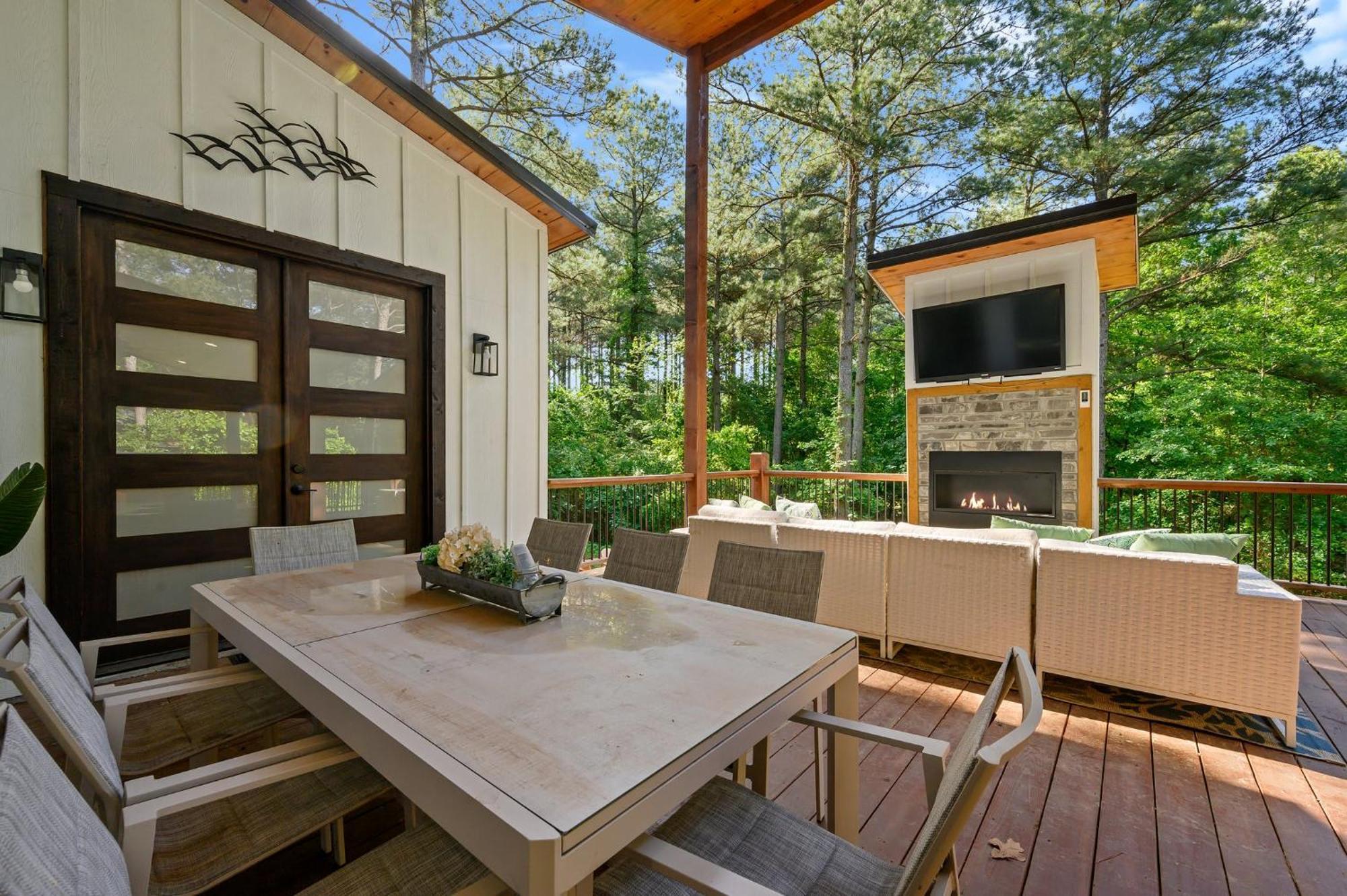 Luxe Privacy At Gorgeous Chalet *